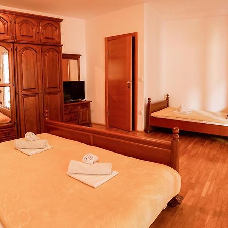בודווה Apartments And Rooms Marija מראה חיצוני תמונה