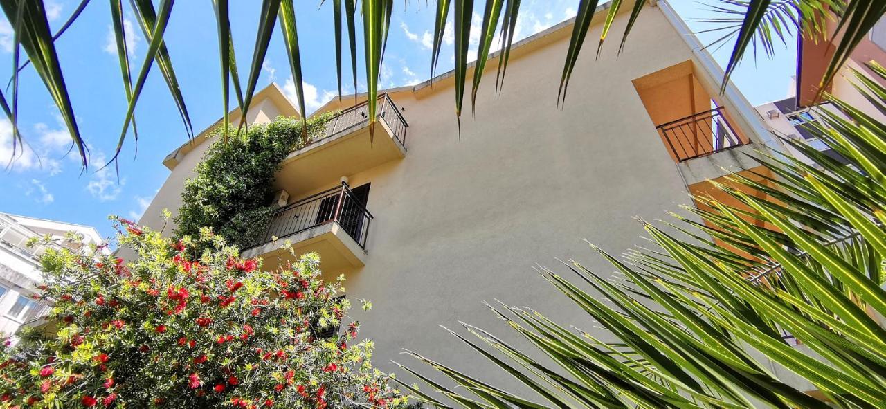 בודווה Apartments And Rooms Marija מראה חיצוני תמונה