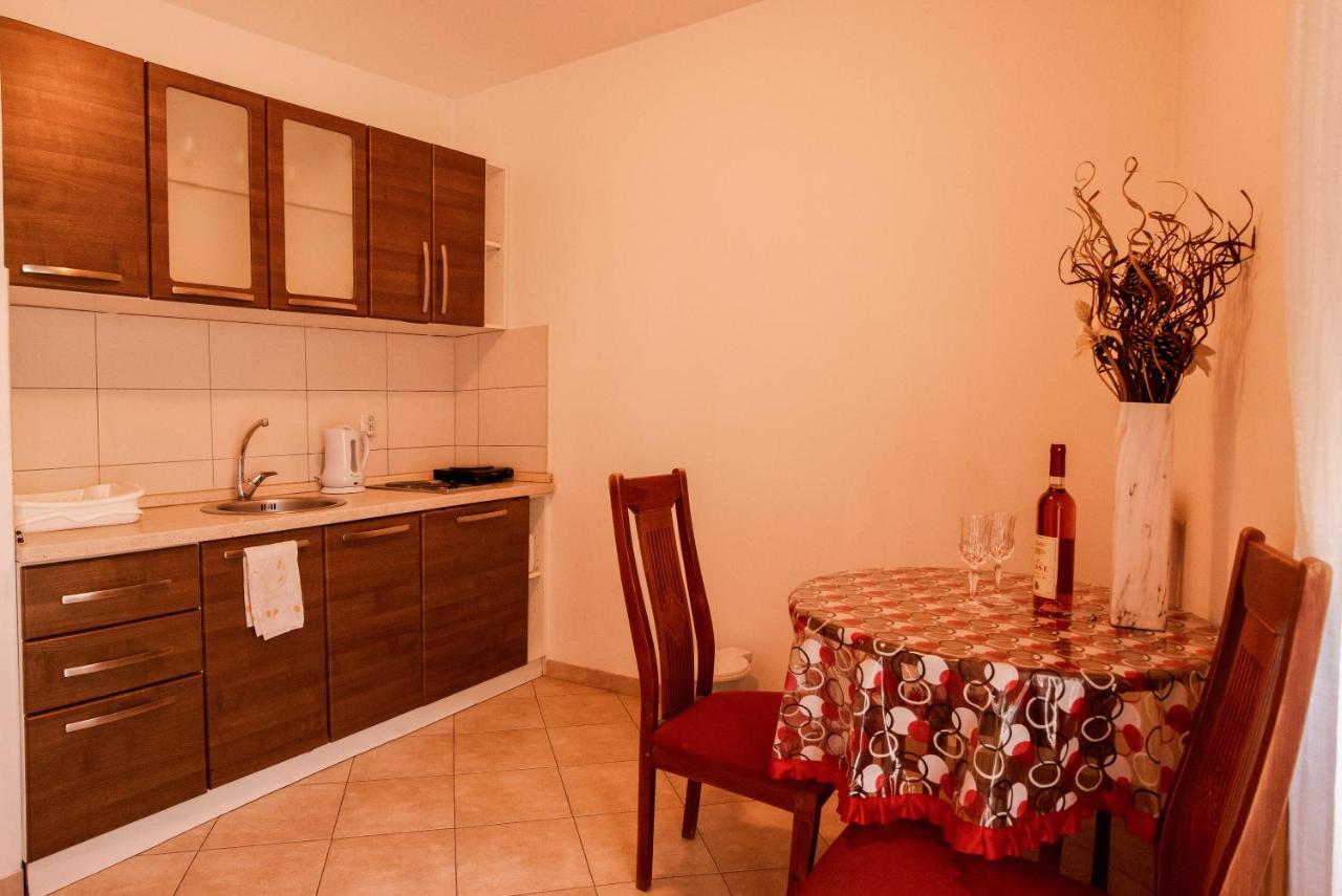 בודווה Apartments And Rooms Marija מראה חיצוני תמונה