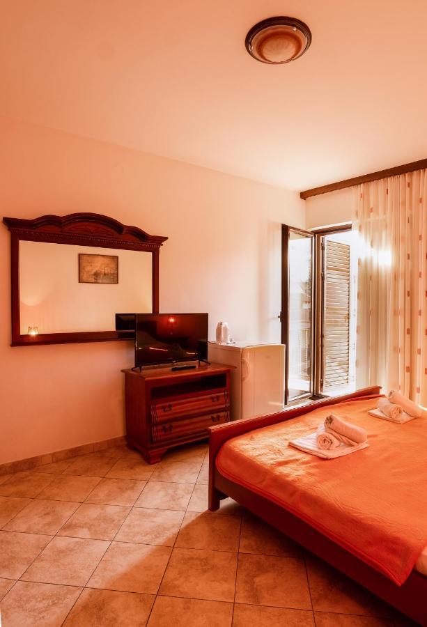 בודווה Apartments And Rooms Marija מראה חיצוני תמונה