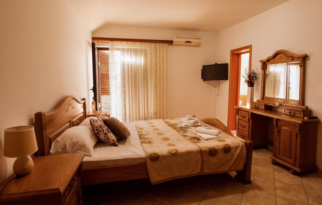 בודווה Apartments And Rooms Marija מראה חיצוני תמונה