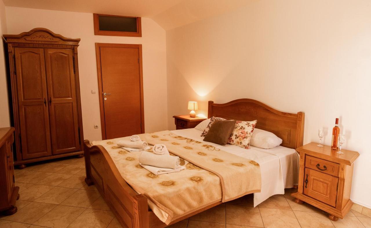 בודווה Apartments And Rooms Marija מראה חיצוני תמונה