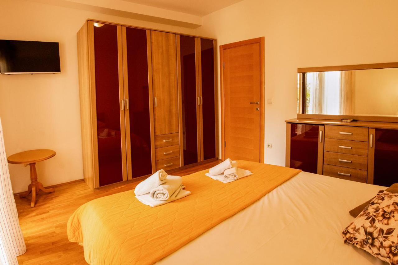 בודווה Apartments And Rooms Marija מראה חיצוני תמונה
