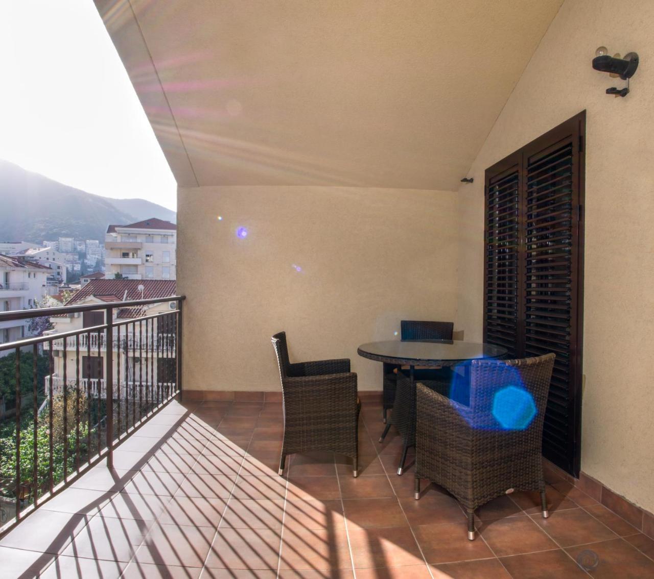 בודווה Apartments And Rooms Marija מראה חיצוני תמונה